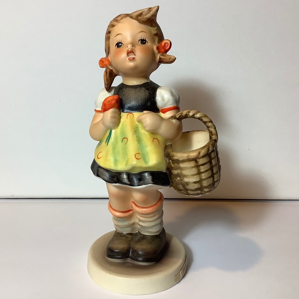 Hummel  “Sister” figurine. Vintage